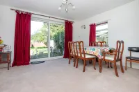 Lovely home in Ilford with parking