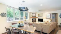 River Edge A by AvantStay - Kitchens