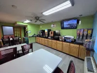 Super 8 by Wyndham Emporia - Motels