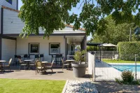 Brit Hotel Confort Manosque Cadarache - piscine