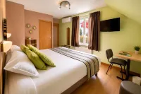 Logis Hotel Restaurant l'Escapade - พร้อมระเบียง