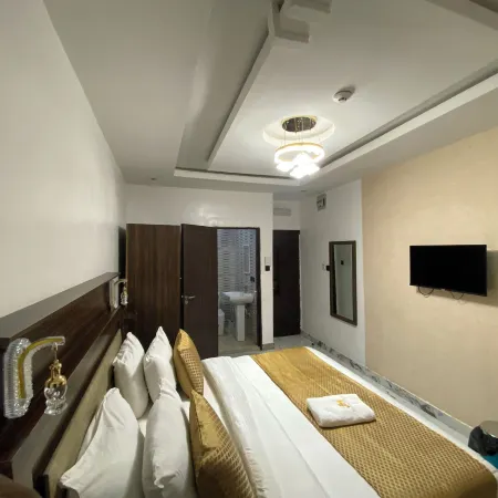 Julicis Hotels And Suites