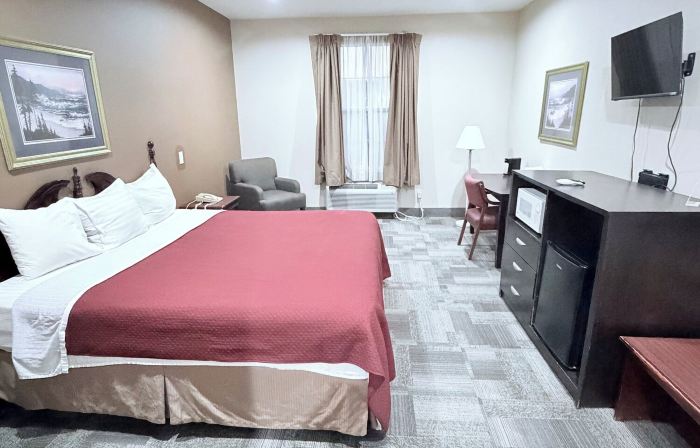 Collins Inn & Suites