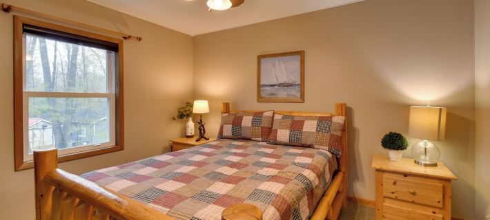 Dock Access + Nearby Beach: Higgins Lake Retreat! Hotels in Roscommon County