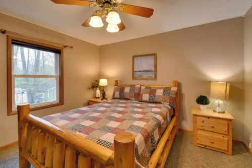 Higgins Lake Retreat: Dock Access, Close to Beach! - Wifi