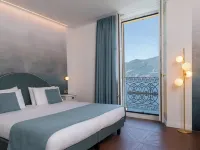 Grand Hotel Menaggio Hotele w: Menaggio