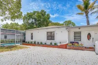Sunny Pool Days! North Miami Home Base Near Beach - Country Houses