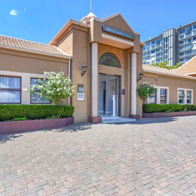 Mercure Johannesburg Bedfordview Hotel Hotels near Rhodes Park