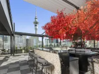 Radisson Red Auckland Hoteles cerca de Torre del Cielo
