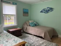 Cottage on Fern - minutes to East Sandwich Beach - バルコニー