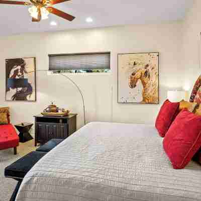 Furnished Patio & Views: West Sedona House! Rooms