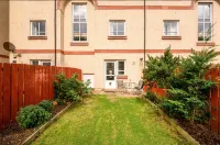 City Centre Home - Away from Home Hotels in Broughton