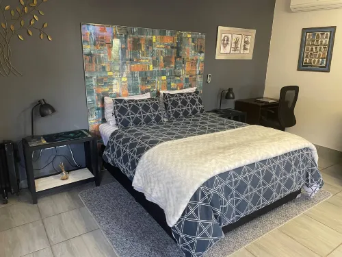 Tranquil Holiday Retreat in Hartbeespoort with Stunning Views - 2-Star