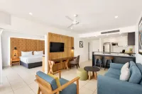 Radisson Blu Resort Fiji Denarau Island - Pools