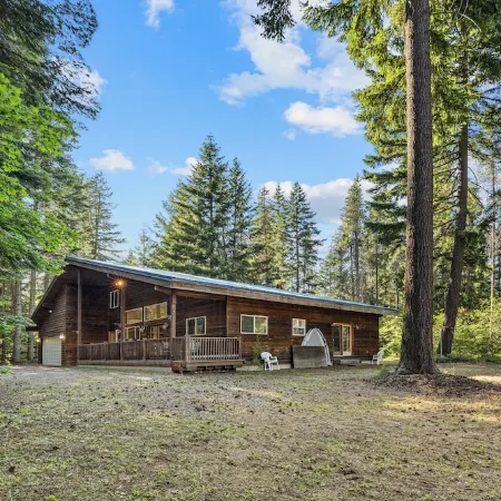 Elk Tracks Lodge