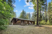 Elk Tracks Lodge - 2-Star