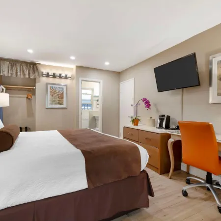 Best Western Cabrillo Garden Inn Отели рядом с достопримечательностью «Музей Железнодорожных Моделей»