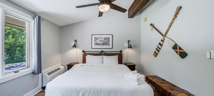 Modern Lake Geneva Condo With Pool and Patio Hotels in Geneva