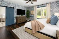 Modern Forest Escape w/ Pickleball, Hot Tub, Sauna, Gym, Fire Pit & Gameroom! - 3 星級