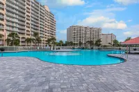 SIMPLY AMAZING VIEWS WITH 3 BALCONIES!! 4BR/4B/  ON THE INTRACOASTAL WATERWAY - 4-Star