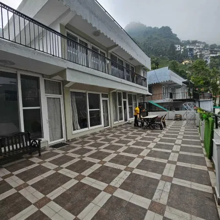 Sukon House by Crimson Horizon