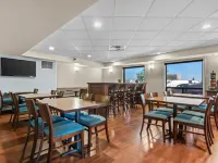 Comfort Inn & Suites Airport South Hotels near Saddletown C Train