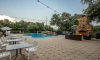 Hampton Inn & Suites Boerne - Pools