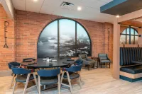 Delta Hotels Kalamazoo Conference Center - breakfast