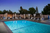 Corque Hotel, Solvang, A Tribute Portfolio Hotel - Pools