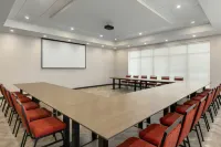 Home2 Suites by Hilton Woodstock on - parking