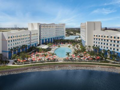 Universal’s Endless Summer Resort – Surfside Inn and Suites