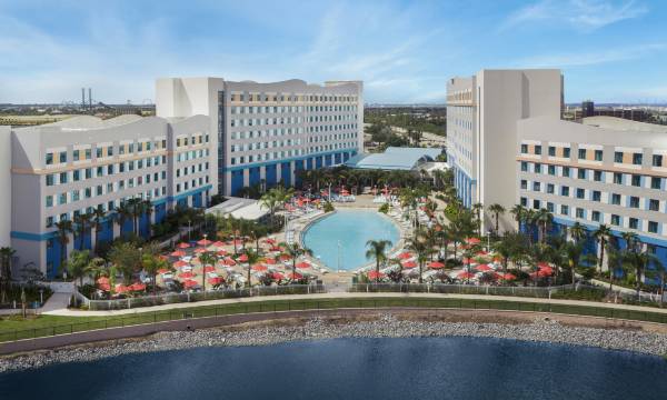 Universal’s Endless Summer Resort – Surfside Inn and Suites