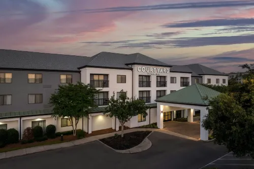 Courtyard by Marriott Hattiesburg - parking