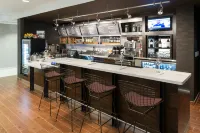 Courtyard by Marriott Hattiesburg - bar