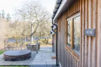 Beautiful river fronted house with private hot tub - Gym