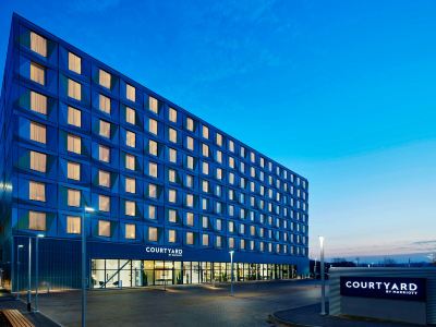 Courtyard Luton Airport