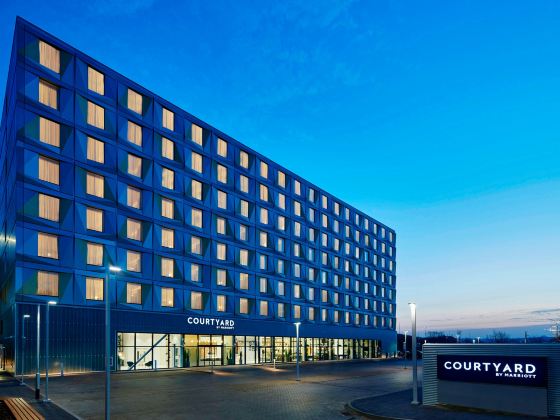 Courtyard Luton Airport