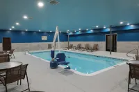 Hampton Inn Hutchinson - Pool