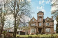 Lynnhurst Hotel - parking