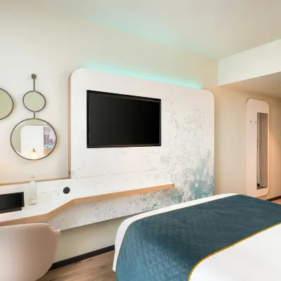 Leonardo Hotel Hamburg Altona Hotels near Gruenspan