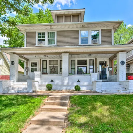 Comfortable Pet-Friendly Home in Downtown