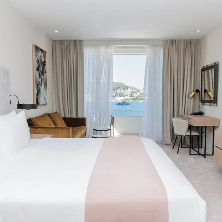 Hotel M