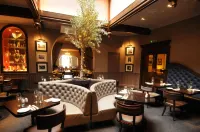 Golden Lion Hotel - breakfast