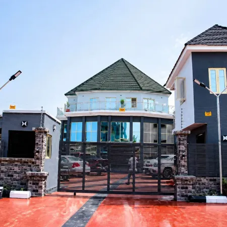 Seth Hotel Nnebisi, Asaba
