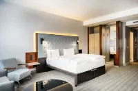 Premier Inn Köln City Mediapark - 4 Yıldız