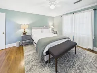 Cozy Cottage on Canton Street just steps away from nightlife, shopping and parks - WiFi