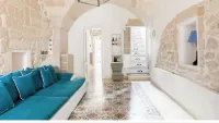 Explore the Historic City on Foot from an Old Town House - Bungalows