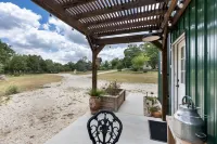 The Stargazer Cabin - A Boutique Hill Country Retreat - Chalets