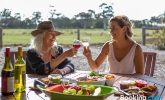 Redgate Forest Retreat
