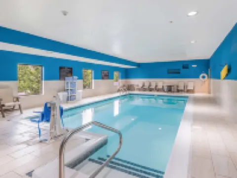 Hampton Inn Greenfield Hotels in Greenfield